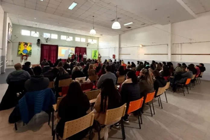 mas-de-240-docentes-participaron-de-las-capacitaciones-del-programa-red-de-escuelas-que-transforman Docentes participando de una capacitación del programa Red de Escuelas que Transforman en Entre Ríos