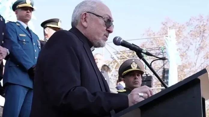 Monseñor Héctor Zordán, obispo de Gualeguaychú, durante su mensaje por el 9 de julio