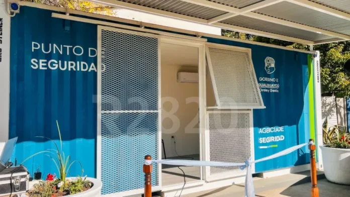 municipio-instalo-cinco-puntos-seguridad-ciudad Intendente recorriendo el Punto de Seguridad del Barrio 348 en la ciudad de Entre Ríos