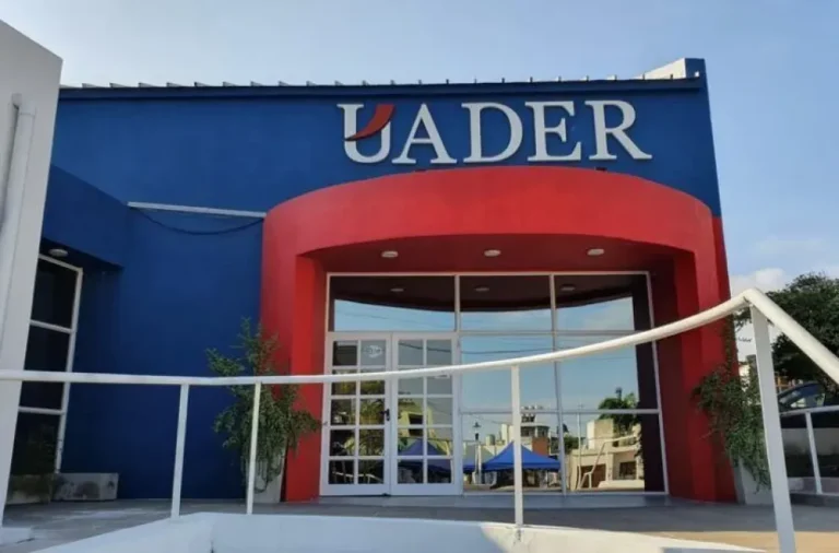 Fachada de la Universidad Autónoma de Entre Ríos
