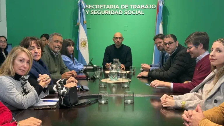 Reunión paritaria entre el Gobierno de Entre Ríos y gremios estatales