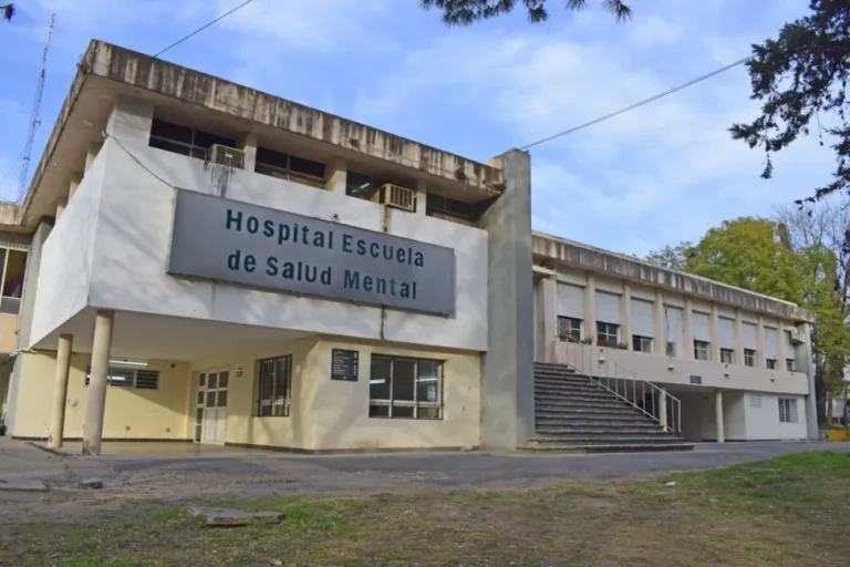 Asamblea de trabajadores de salud mental en el Hospital Escuela de Entre Ríos