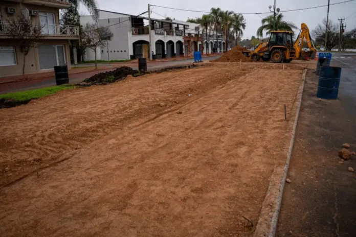 Obra de reconstrucción de plazoletas en Avenida Irazusta