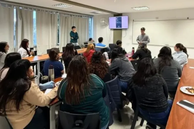 Taller de Click Ciudadano con adolescentes en Concepción del Uruguay