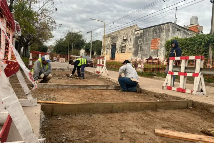 Señal de tránsito de corte de calle en Gualeguaychú