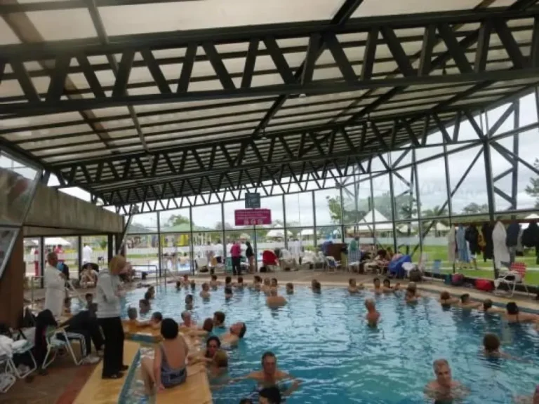Turistas en destinos termales de Entre Ríos durante el fin de semana largo