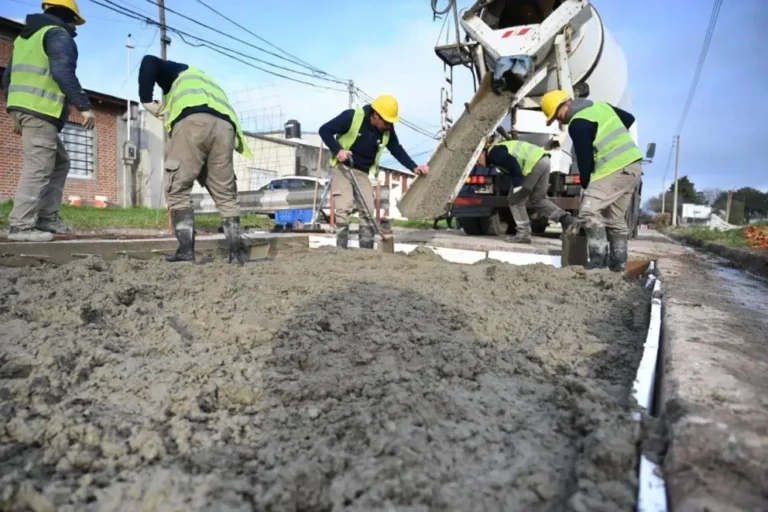 Trabajos de pavimentación en calle Perigán