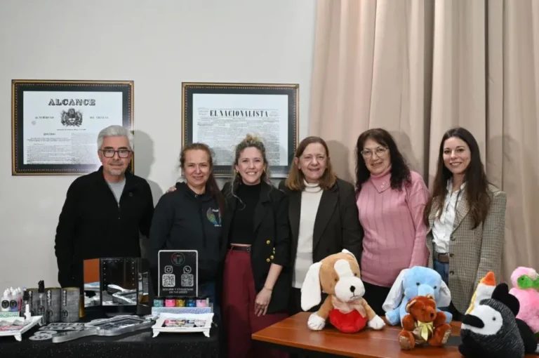 Feria Entre Gurises con puestos de artesanías y gastronomía