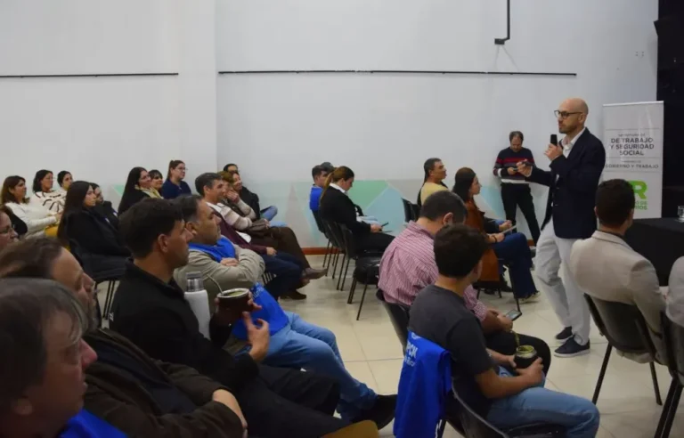 Encuentro sobre Bienestar Laboral en Colón