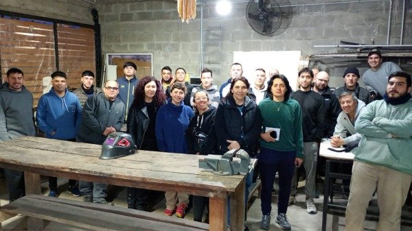 la-emao-inicio-nuevo-ciclo-capacitaciones-gratuitas-concepcion-del-uruguay Clase de Introducción a la Soldadura Eléctrica en la EMAO