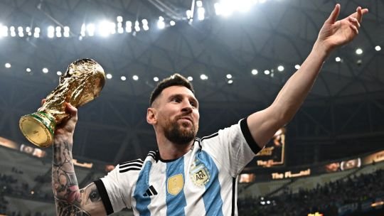 lionel-messi-se-retiro-de-la-seleccion-argentina-titulos-oficiales-2 Lionel Messi con la camiseta de la Selección Argentina