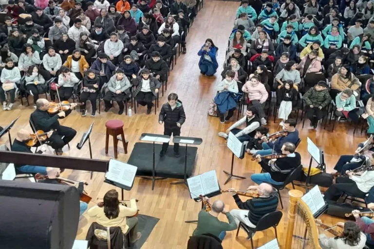 Estudiantes asisten a un concierto didáctico de la Sinfónica provincial en Entre Ríos