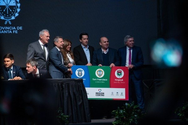 Firma del hermanamiento entre Nogoyá, Esperanza y San Francisco