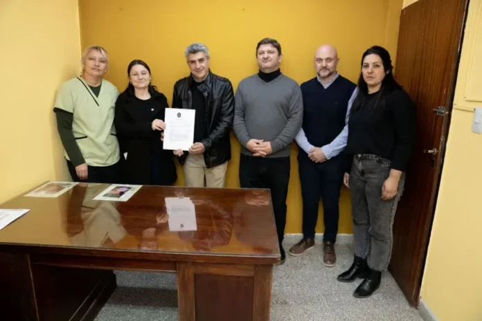 Acto de entrega de decreto de designación del nuevo director del Centro Regional de Referencia Dr. Ramón Carrillo