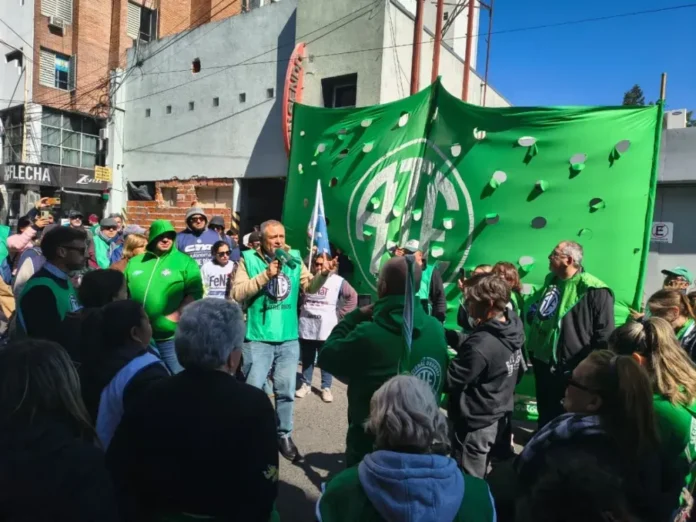 Movilización de ATE frente a la Secretaría de Trabajo en Paraná