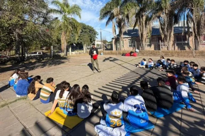 cge-capacita-rcp-alumnos-docentes-1 Capacitación en RCP en una escuela de Entre Ríos