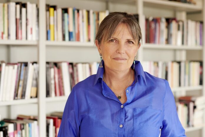 Claudia Piñeiro presenta su novela El canto invisible