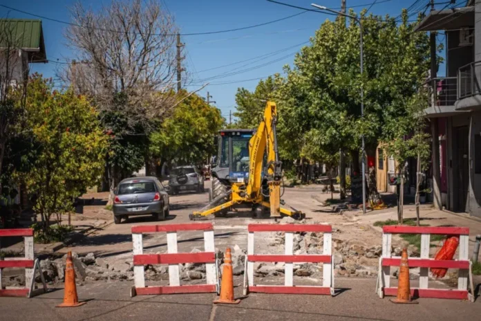 Cartel de desvío por cortes de tránsito en Paraná