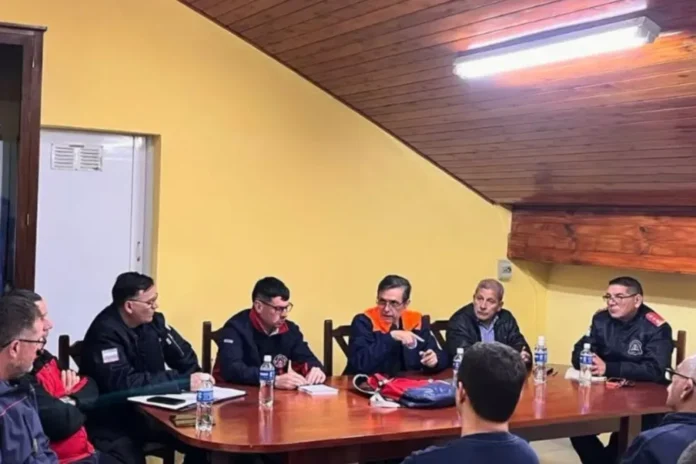 Reunión de Defensa Civil y Bomberos Voluntarios en Entre Ríos