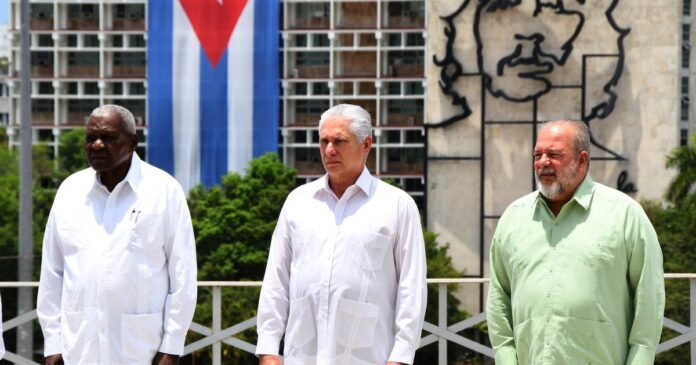 diaz-canel-inauguro-programa-radio-defendio-reformas-economicas-cuba-2 Miguel Díaz-Canel durante la inauguración de su programa radial