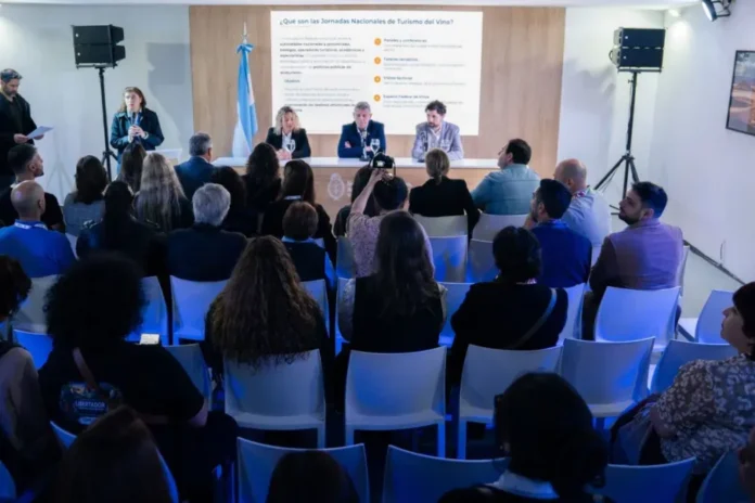 Presentación de las VI Jornadas Nacionales de Turismo del Vino en FIT 2026
