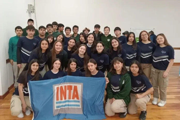 Estudiantes y docentes durante la Jornada Provincial de Educación Ambiental en Villaguay