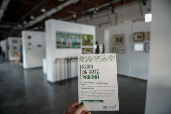 feria-arte-parana-agenda-extendida-exposiciones-recorridos Feria de Arte Paraná, exposición Lo que sostienen las Flores en el Museo de la Ciudad