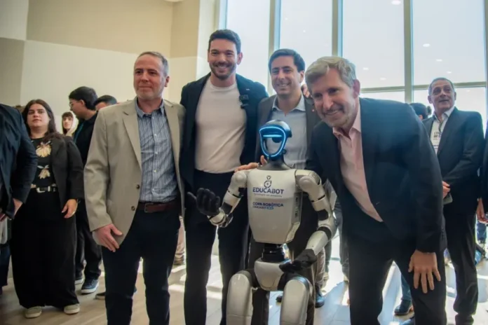 Gobernador Frigerio durante su visita a Campus Party Entre Ríos
