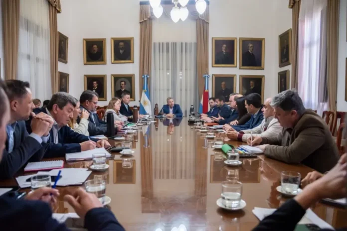 Bomberos voluntarios de Entre Ríos reunidos con autoridades provinciales