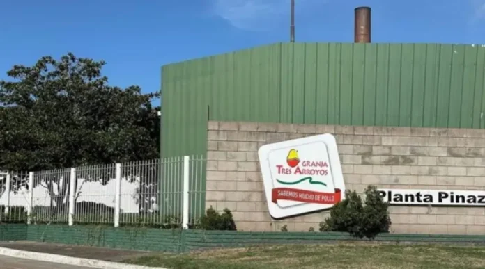 Fachada de la planta de Granja Tres Arroyos
