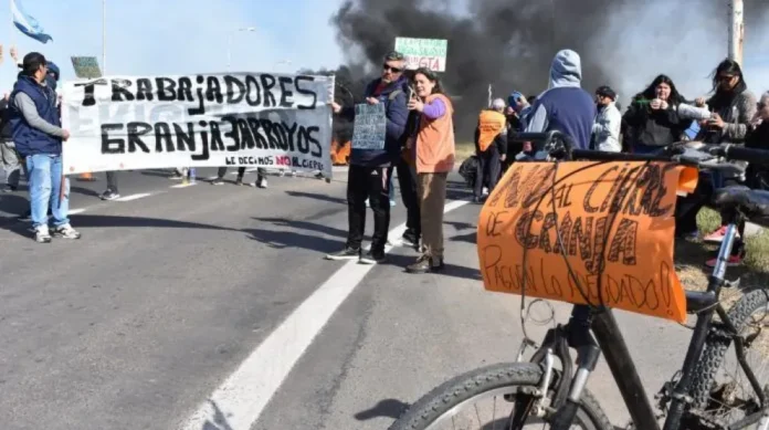 Trabajadores de Granja Tres Arroyos en Concepción del Uruguay