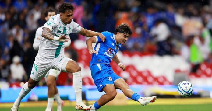 luka-romero-cruz-azul-campeones-cup-inter-miami Luka Romero celebrando un gol con la camiseta de Cruz Azul