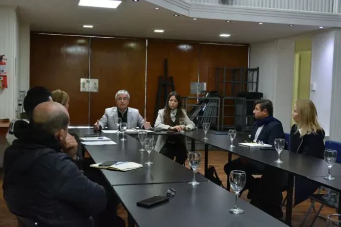 mesa-dialogo-social-incorporo-educacion-formacion-agenda-trabajo-4 Reunión de la Mesa de Diálogo Social en Entre Ríos