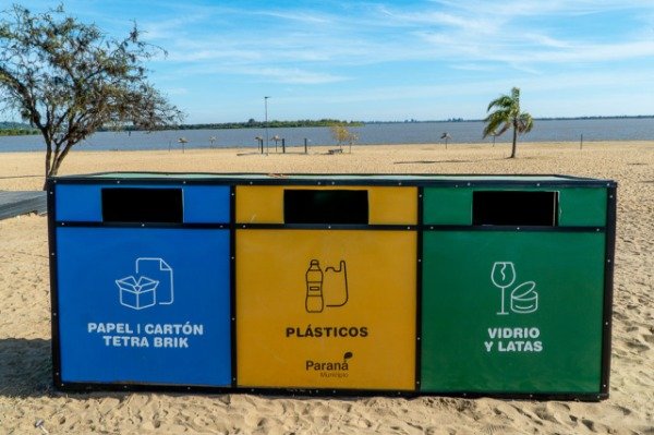 parana-suma-ecopuntos-para-facilitar-la-separacion-de-residuos-en-espacios-publicos Ecopunto en un espacio público de Paraná