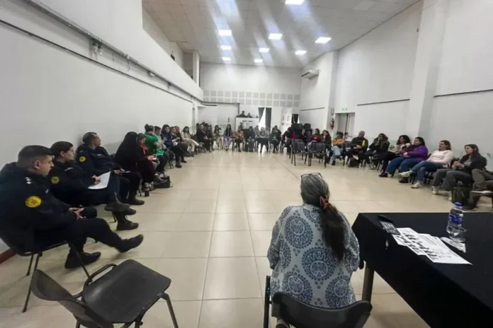 Equipos de salud de Entre Ríos durante una actividad de prevención del suicidio