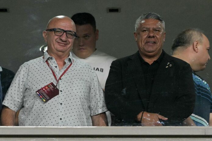 russo-pide-salida-beligoy-malestar-arbitrajes-entre-rios Nicolás Russo, presidente de Lanús, en conferencia de prensa