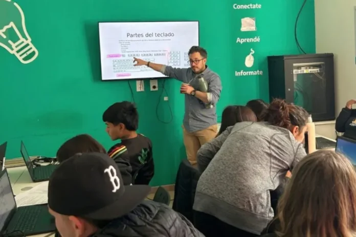 Jóvenes participando en talleres del programa Su+ Autonomía en Entre Ríos