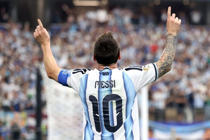 Lionel Messi con la camiseta de la selección argentina
