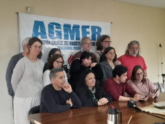 agmer-conferencia-prensa-paro-docente-segunda-jornada-3 Dirigentes de Agmer durante la conferencia de prensa en la sede de la Seccional Colón