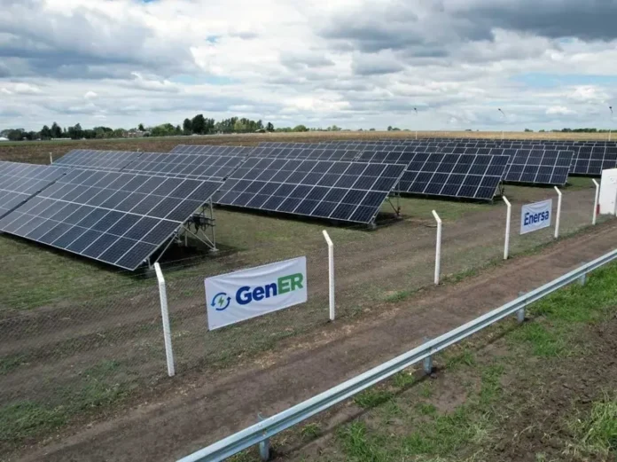 enersa-avanza-parque-solar-aldea-brasilera Paneles solares del Parque Solar de Aldea Brasilera