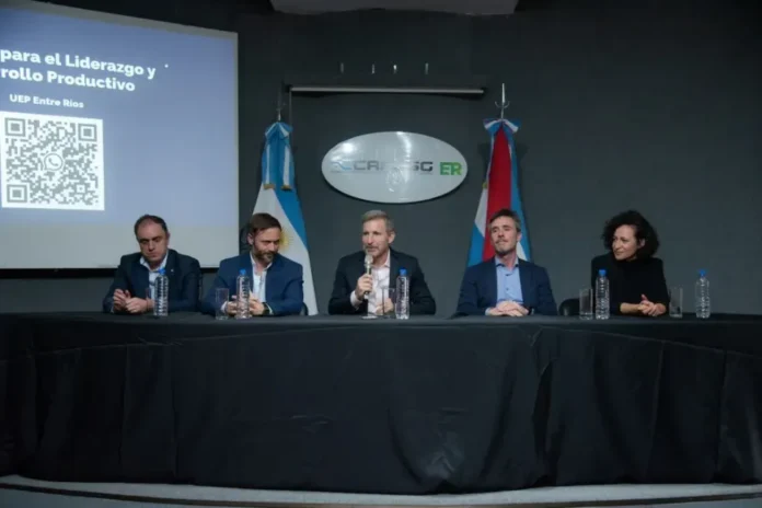 Rogelio Frigerio durante la jornada de desarrollo productivo y financiero de mujeres en Cafesg