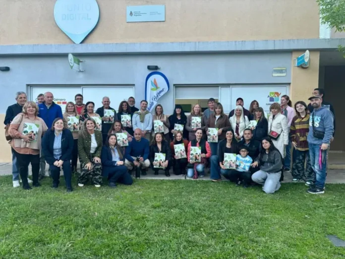 Entrega de certificados de homologación a prestadores turísticos de Pueblo Belgrano